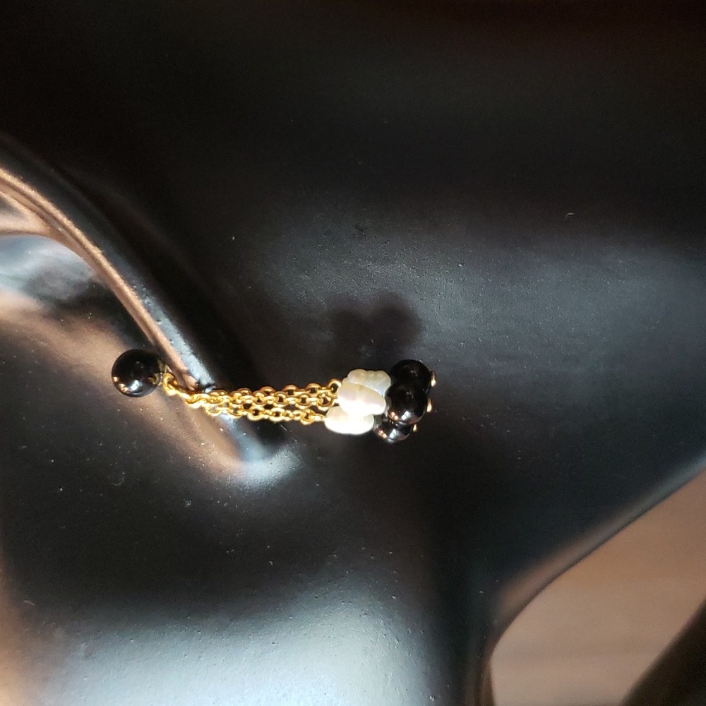 VTG AVON Black Onyx/White Freshwater Pearl Dangle Earrings - EVC